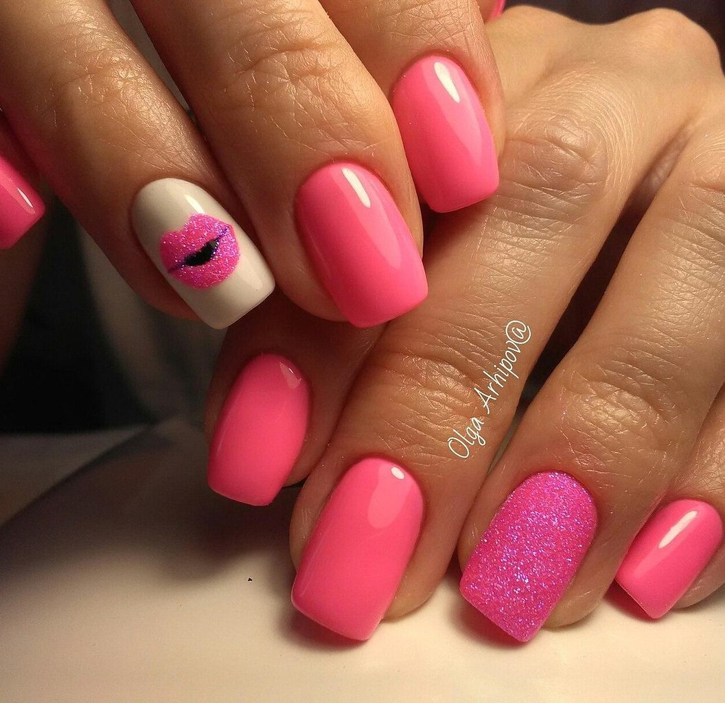 розовые квадратные ногти фото