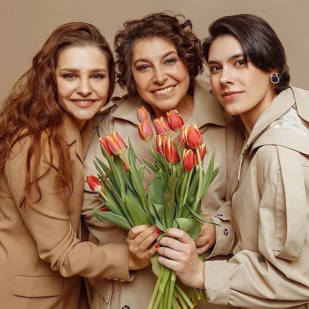 сестры ковальчук актрисы родные фото