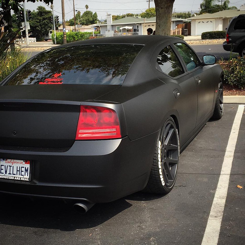 Dodge Charger 2011 матовый