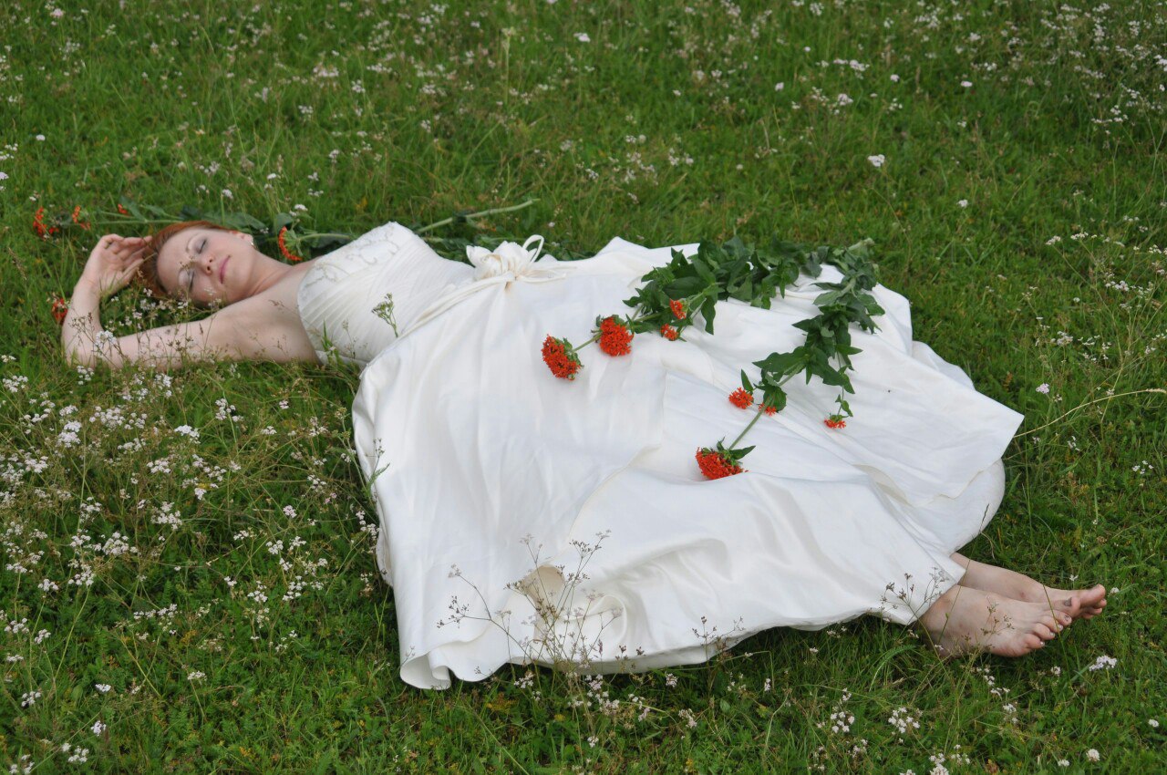 к чему сниться голый и умершая женщина фото 54
