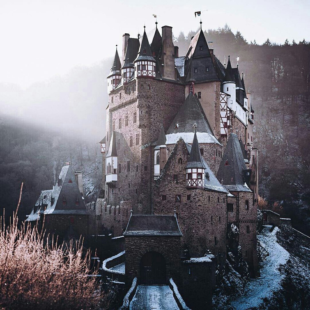 Замок Эльц зимой