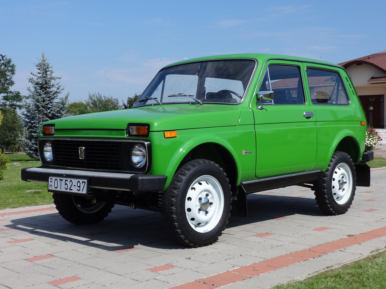 ВАЗ 2121 зеленая Нива СССР
