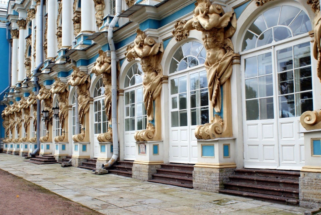Кариатиды Екатерининского дворца