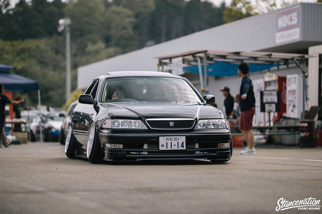 Toyota chaser slammed