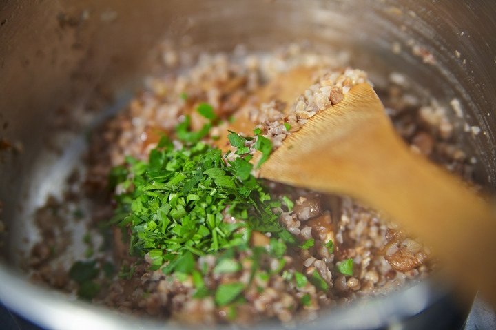 Каша гречневая с укропом и