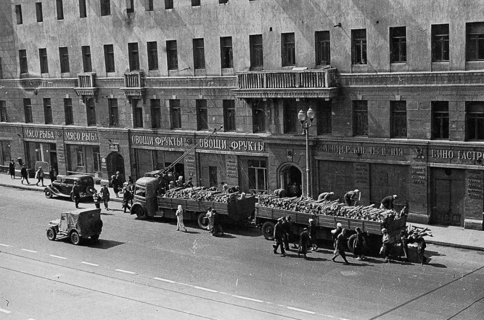 1942. Москва 1942. Тверская улица 1941 год. СССР 1941 война Москва. Москва 1942 год.