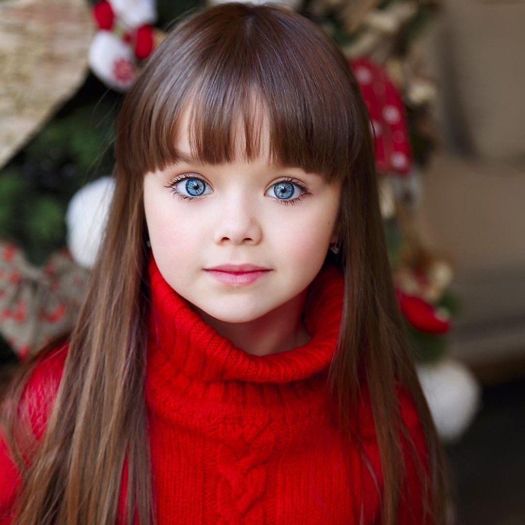 Самая красивая маленькая девочка в мире фото