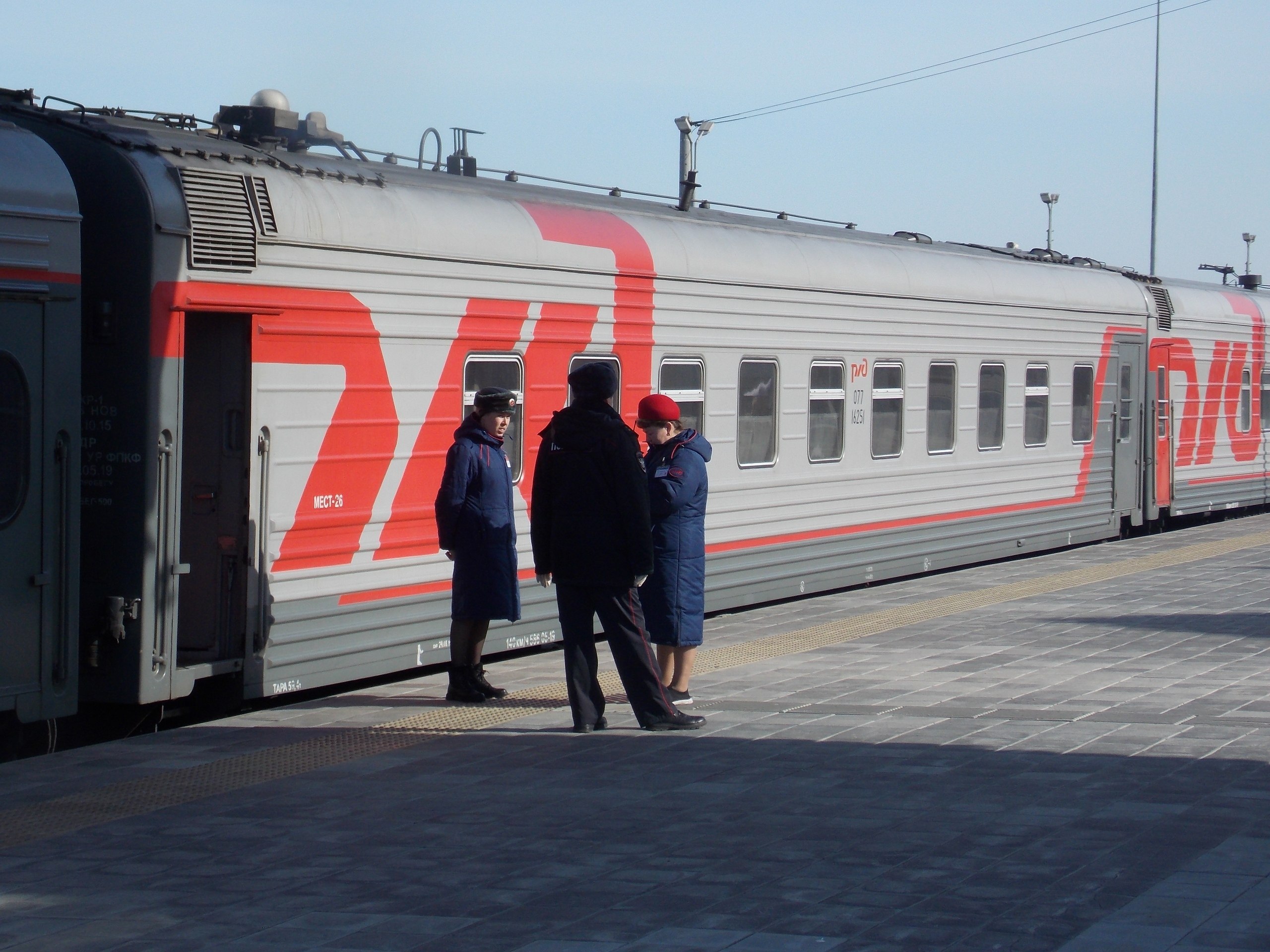 Расписание жд поездов тобольск. Тобольский ЖД вокзал. Тобольск вокзал. Тобольск ЖД. ЖД станция Тобольск.