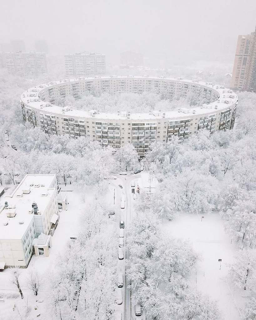 Круглый жилой дом в москве