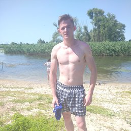 Юрий, 26, Валуйки