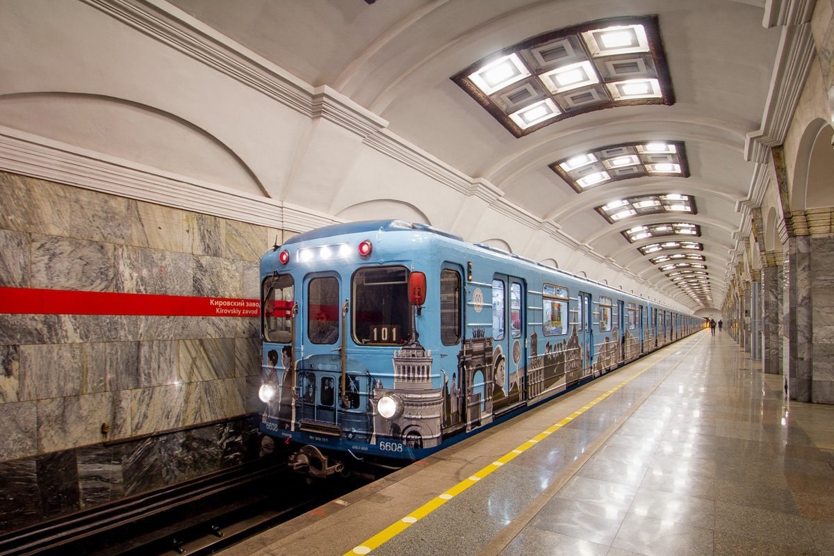 Сколько едет поезд в метро