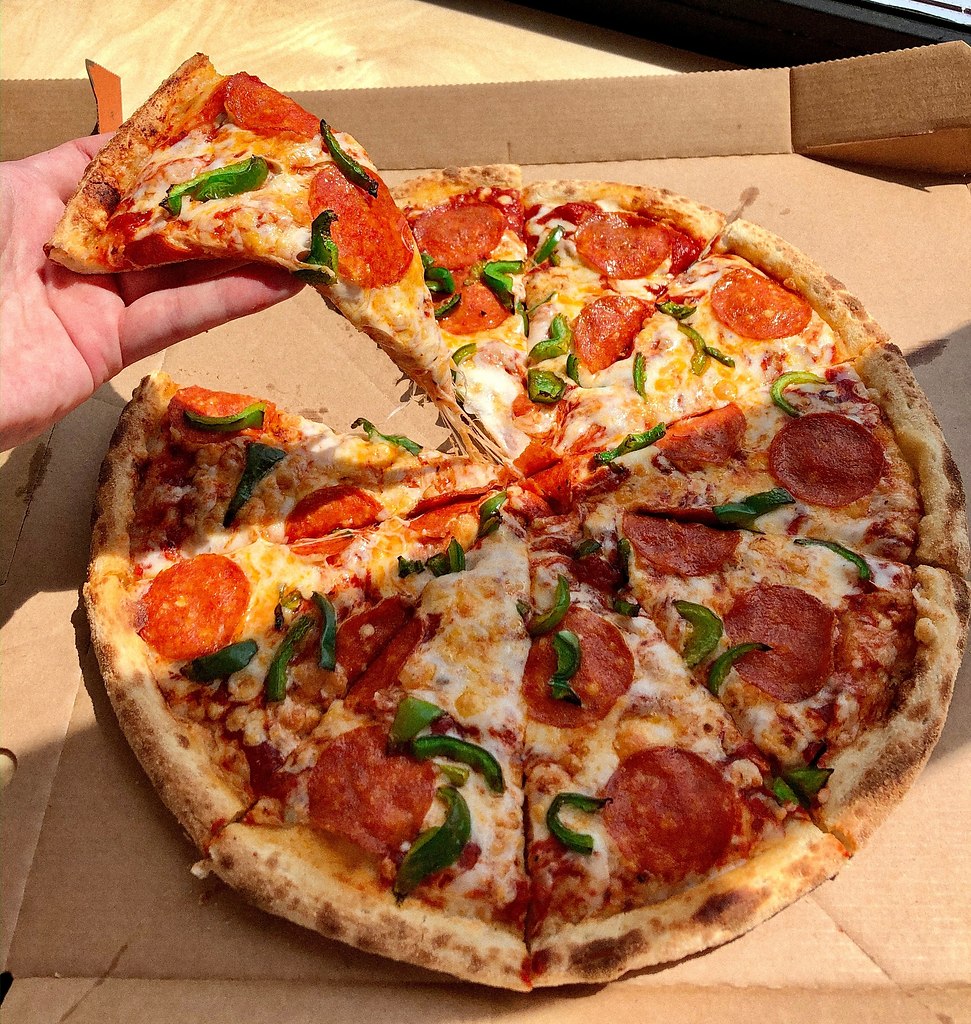 Пицца выбрать. Какая пицца самая вкусная. Какую пиццу приготовить пеппертити. Какую пиццу надо испечь соусовидцам. Что надо для пиццы.