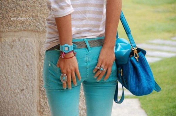 Какой ремень подойдет к голубым джинсам женская