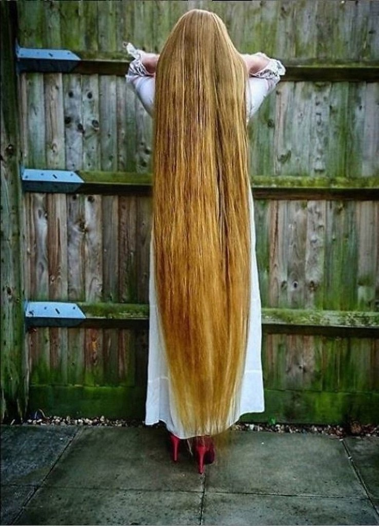 Женщины с длинными волосами как у рапунцель