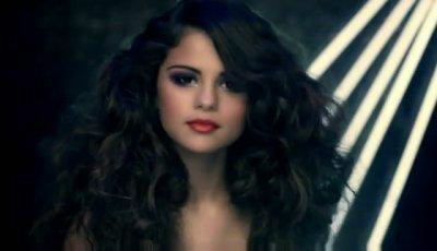  Selena, , 32  -  9  2012