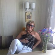 elena, 61 , 