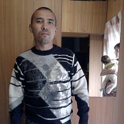 artur, 44 , 