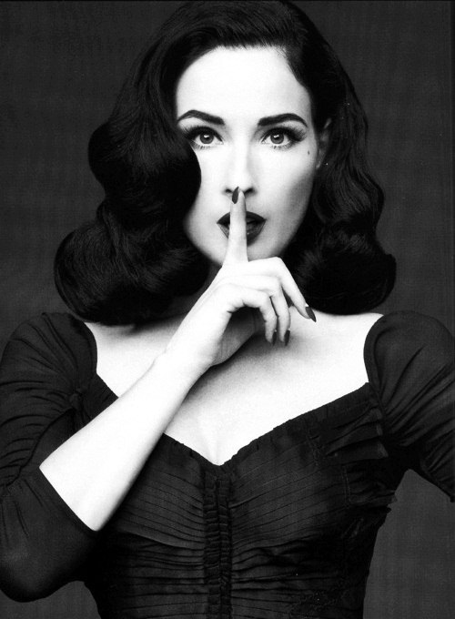    (Dita von Teese) - 2