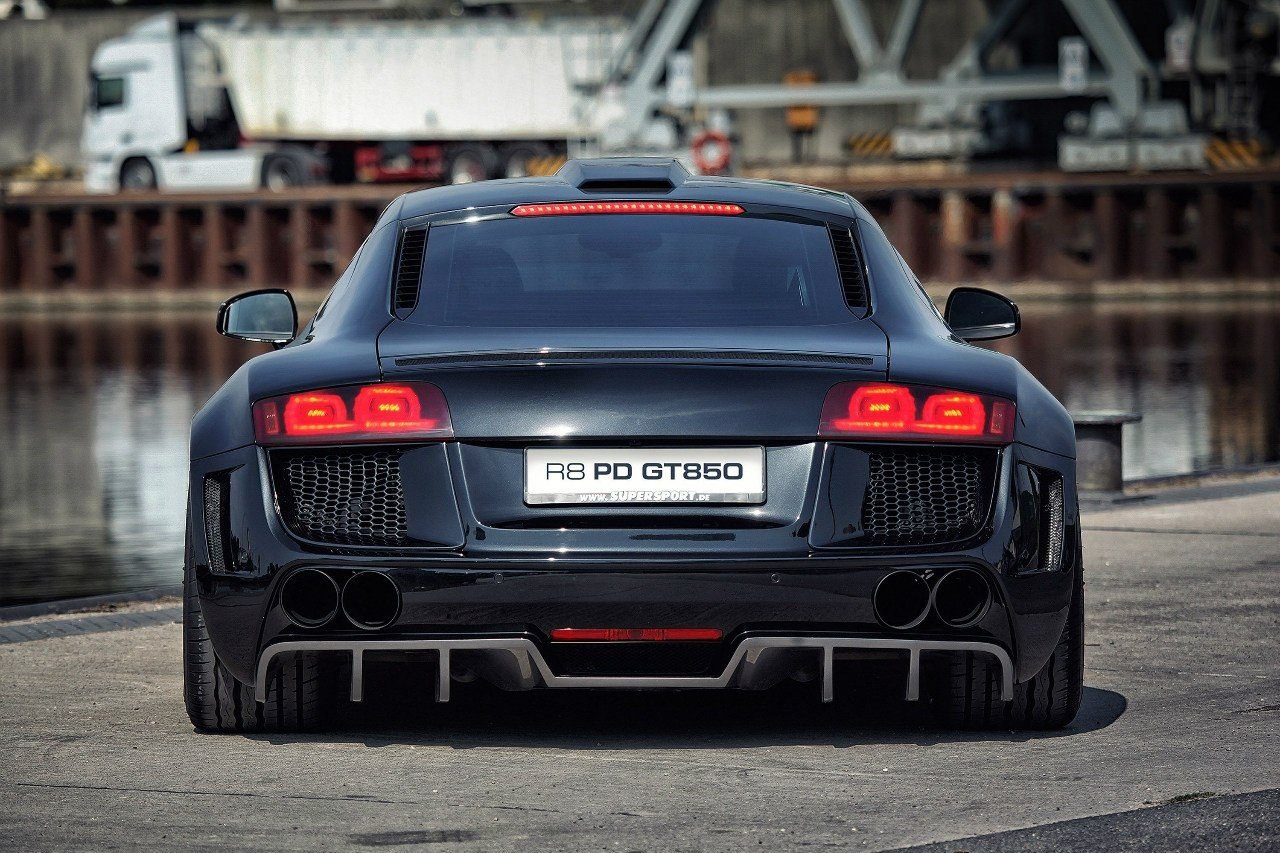 Audi r8 Audi Sport сзади