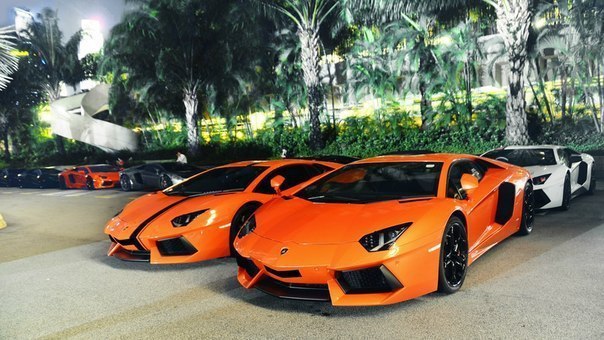 Lamborghini Aventador LP 700-4