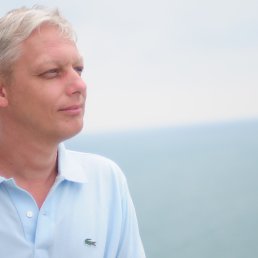  Roman, , 51  -  4  2014