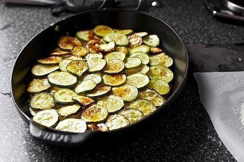 Рисовая запеканка с кабачками и помидорами.Ингредиенты:1/3 чашки сырого белого длиннозерного риса5 ... - 4