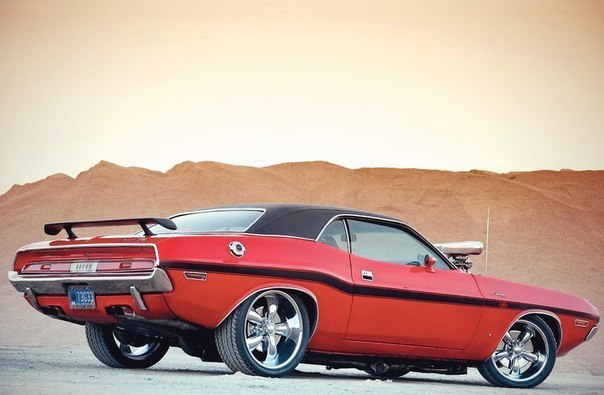 1970 Dodge Challenger R/T - 2