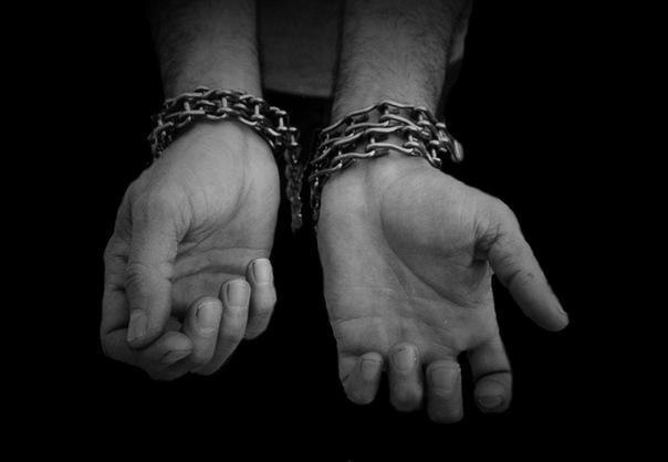 Современные рабы. 1. Экономическое принуждение рабов к постоянной работе. Современный раб вынужден ...