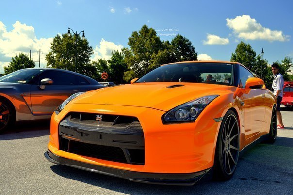 Nissan GT-R - .