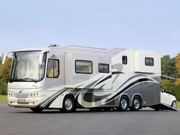 Роскошный дом на колёсах Vario Perfect 1200 Platinum от Volvo - 3