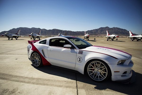 2014 Mustang GT USAF Thunderbirds Edition - 4