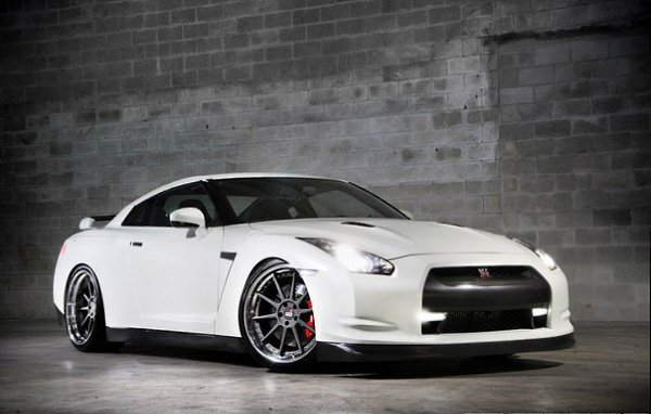 AMS Nissan GT-R R35