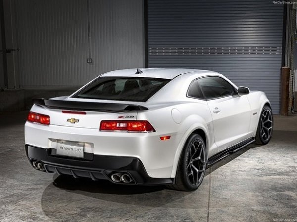 Chevrolet Camaro Z/28: пять вещей, о которых вы не знали.1. Бейдж Z/28 чуть не отправился на ... - 3