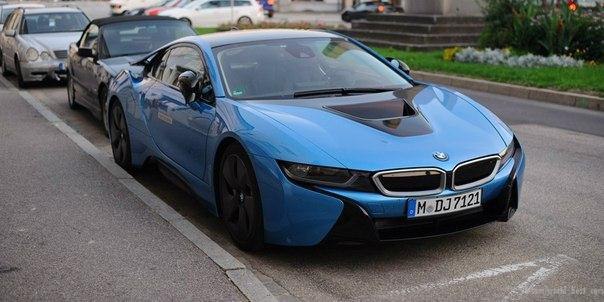 BMW i8.