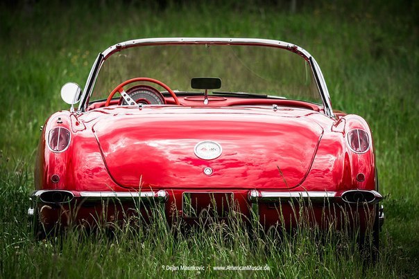1960 Chevrolet Corvette - 8