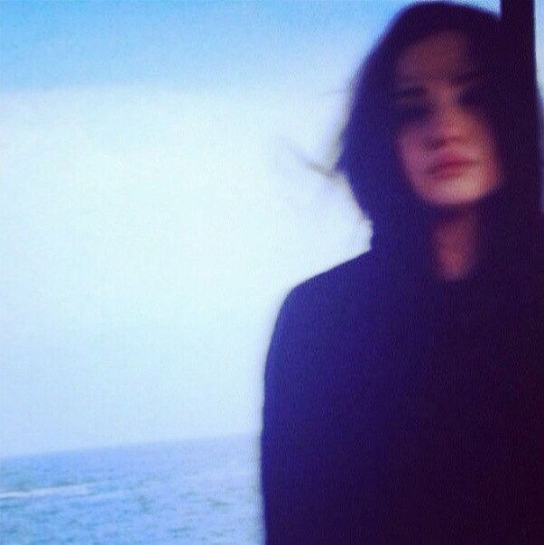 Трудно привыкнуть к отсутствию людей, которые раньше были частью твоего дня..