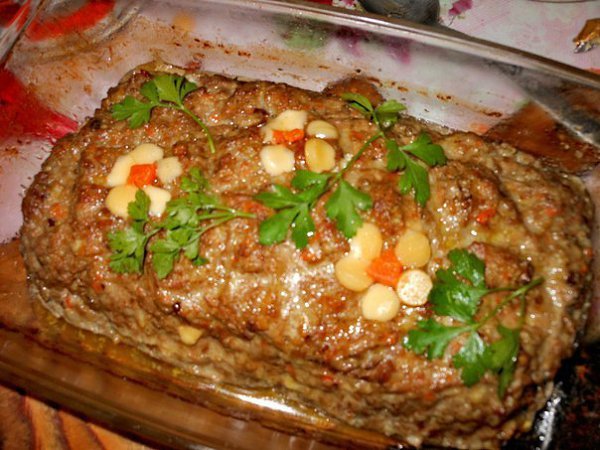 Хлебец из мясного фарша с овощами и сырной начинкой. Ингредиенты: 800 г мясного фарша (у меня курица ...