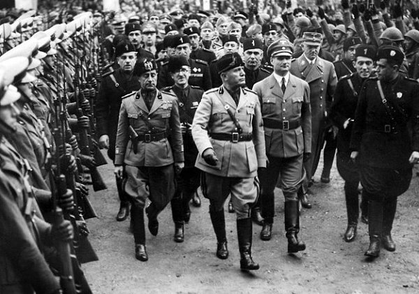 Причины возникновения фашизма. 1.Фашизм родился из разочарования во всех прежних политических и ...
