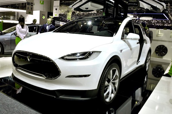 Tesla Model X.  100 /  4.4  : 430   - 7   2015 ...