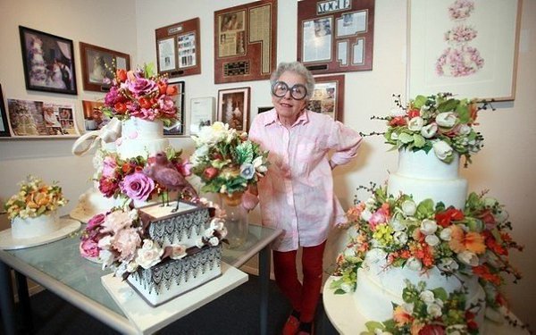 82-летняя Сильвия Вейнсток создает удивительные шедевры из тортов. И неважно, что попросит клиент - ... - 6