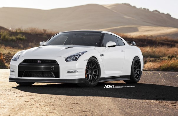 Nissan GT-R.