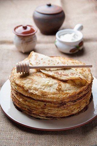 Безумно вкусные блинчики.Ингредиенты:мука - 600г (просеять)сахар - 6стл.яйца - 6шт.молоко 1л.вода - ...