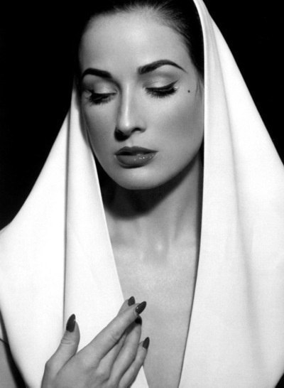    (Dita von Teese) - 3