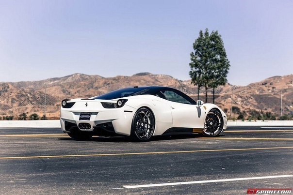 Ferrari 458 Italia - 4