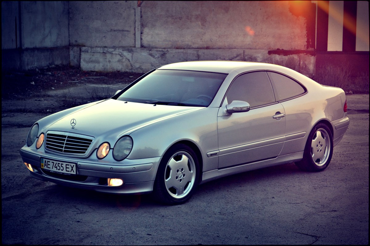 Mercedes Benz CLK w208