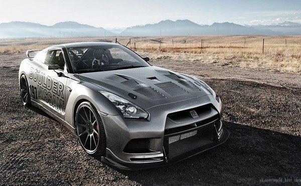 Nissan GT-R Switzer R850.Объём: Twin Turbo 3.8LМощность: 850 л.с.Крутящий момент: 1112 НмПривод: ... - 4
