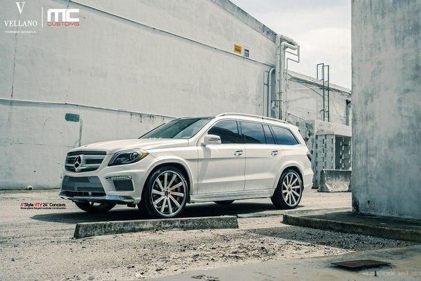 Mercedes-Benz GL 550 AMG Sports Package (X166) on Vellano Wheels. - 5