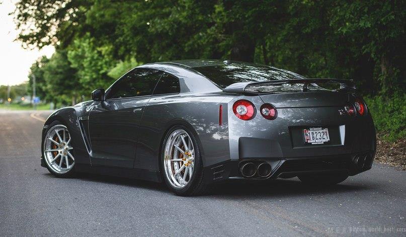 Nissan GT-R R35 - 2