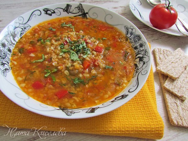 Постный густой суп с чечевицей, булгуром, томатами и красным сладким перцем.Для приготовления ...