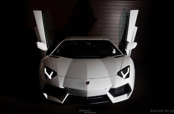 Lamborghini Aventador LP-700 - 3
